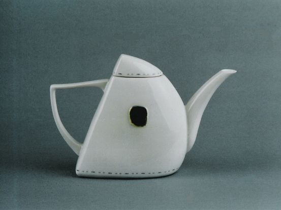 Teapot 1 porcelain vol.740 ml. 2002